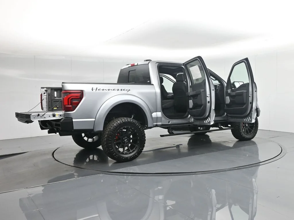 New 2025 Iconic Silver Metallic Ford Lariat image 5
