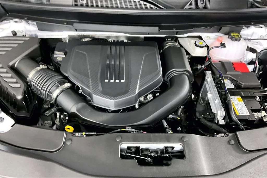 New 2026 Summit White GMC Elevation image 2