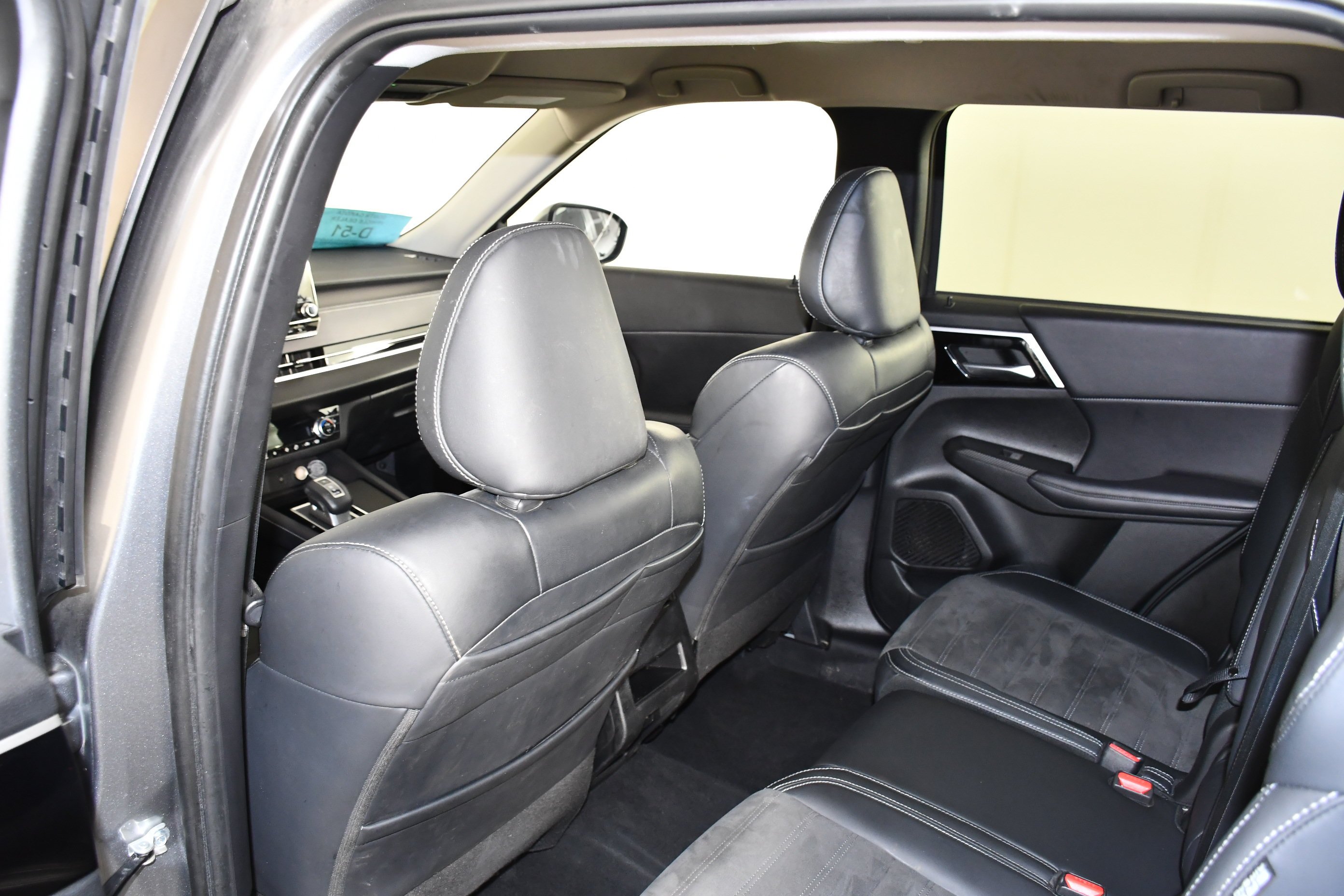 Used 2024 Mercury Gray Metallic Mitsubishi SE image 46