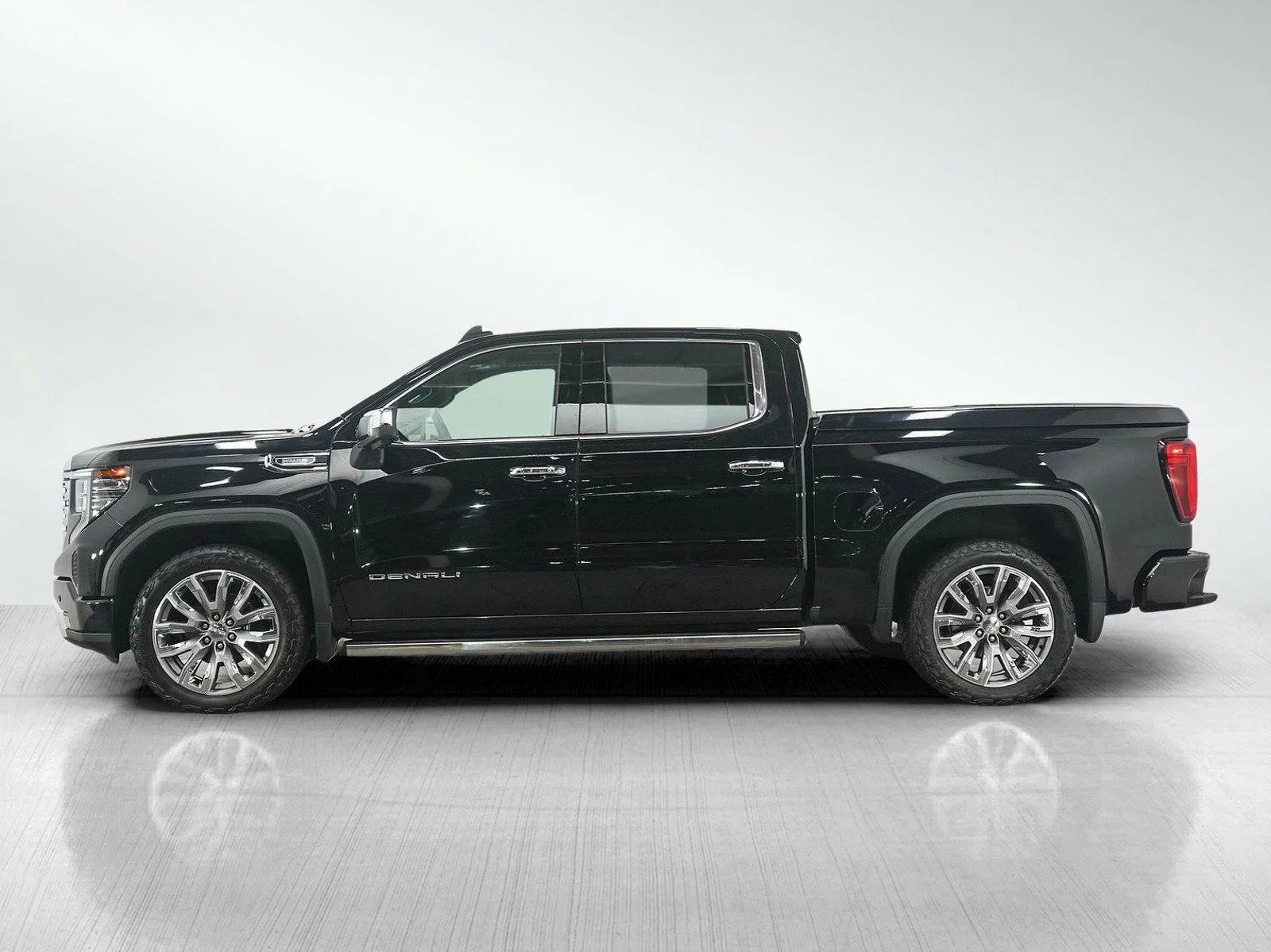 Used 2023 GMC Sierra 1500 Denali Denali with VIN 1GTUUGE88PZ301201 for sale in Roseville, Minnesota