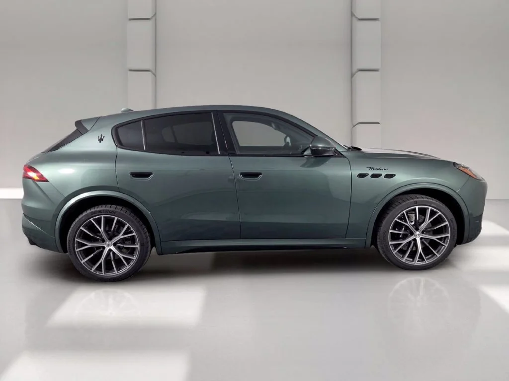 2026 Maserati Grecale Modena V6 - Photo 5
