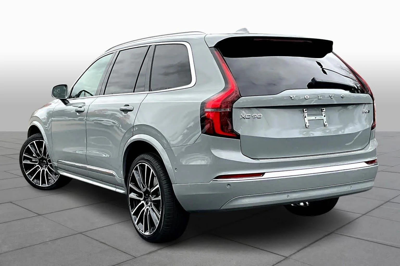 New 2026 Vapour Grey Volvo Plus image 3
