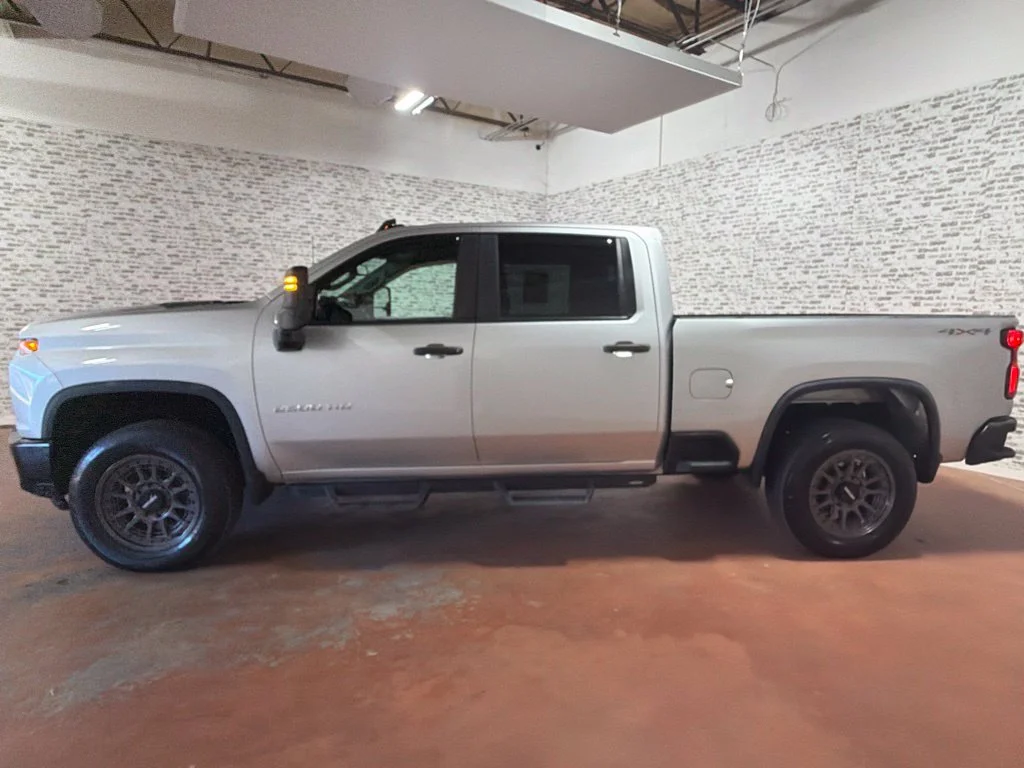 Used 2021 Silver Ice Metallic Chevrolet Custom image 4