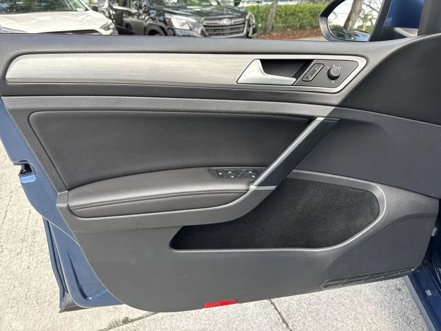 2017 Volkswagen Golf Wolfsburg Edition - Photo 13