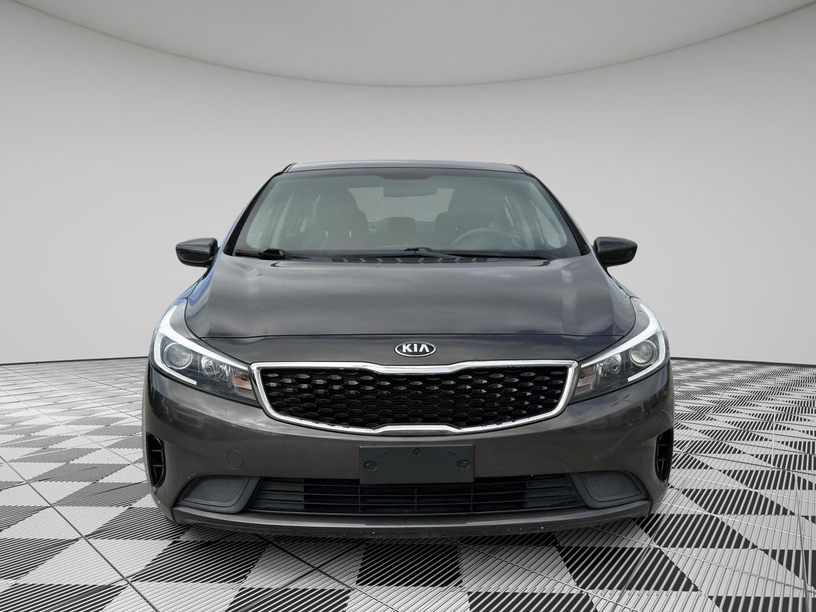 Used 2018 Kia FORTE LX with VIN 3KPFL4A71JE164211 for sale in Kansas City