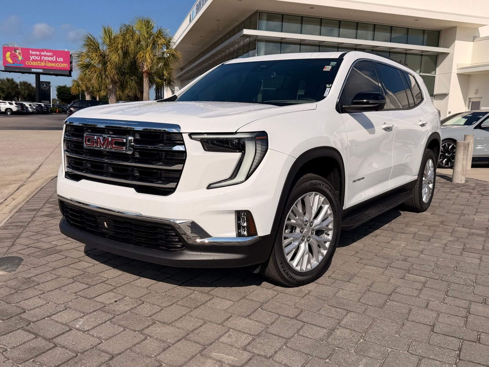 2025 GMC Acadia Elevation FWD's photo