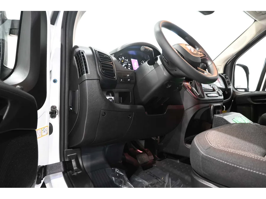 New 2025 WHITE Ram Tradesman image 36