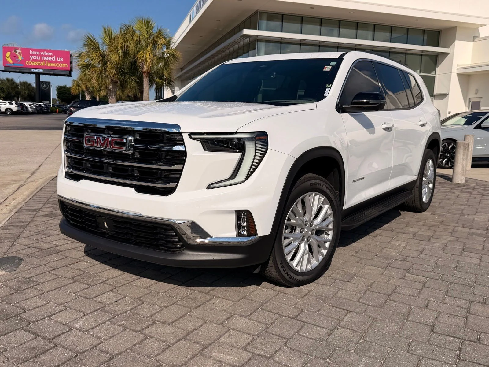 2025 GMC Acadia Elevation FWD's photo