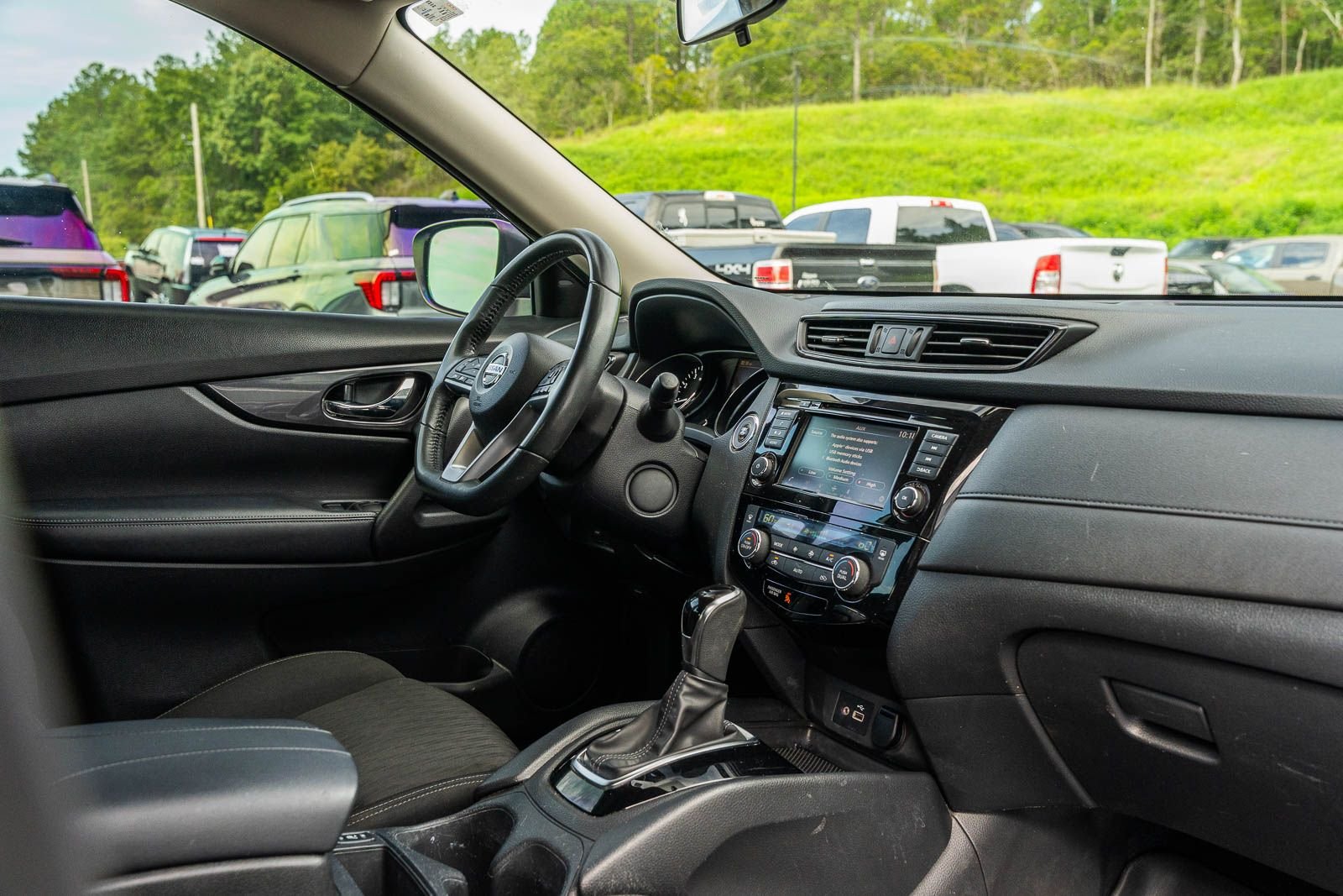 Used 2018 Glacier White Nissan SV image 12
