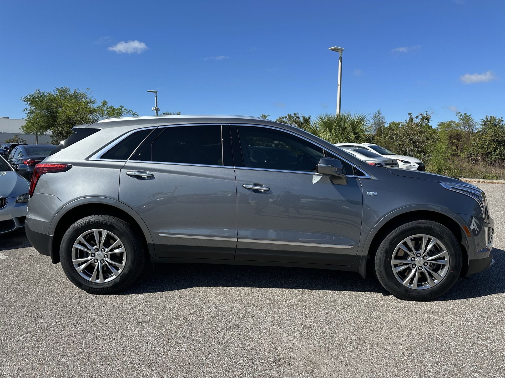 View vehicle photo 4