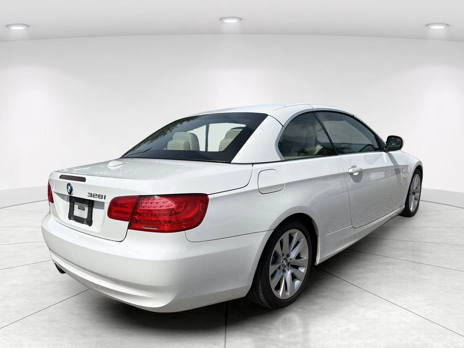 Used 2013 Alpine White BMW 328i image 4