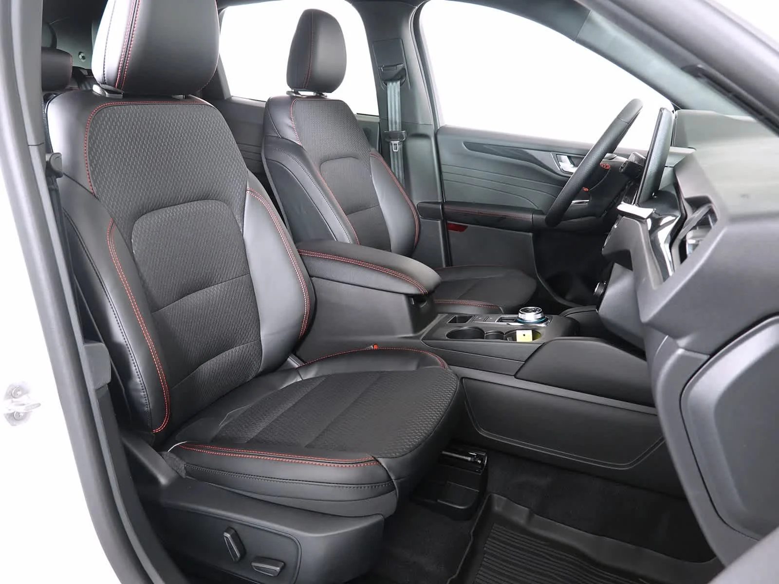 2026 Ford Escape ST-Line Select - Photo 25