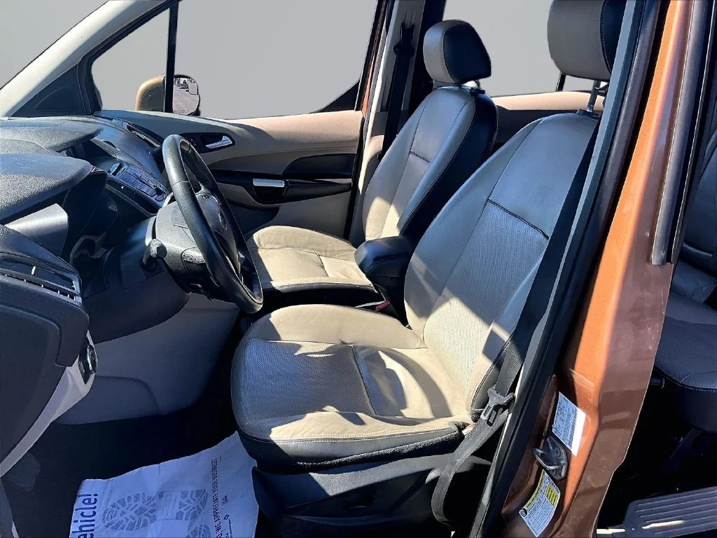 Used 2014  Ford Titanium image 24