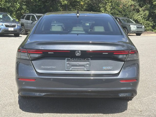 Used 2024  Honda Touring image 12