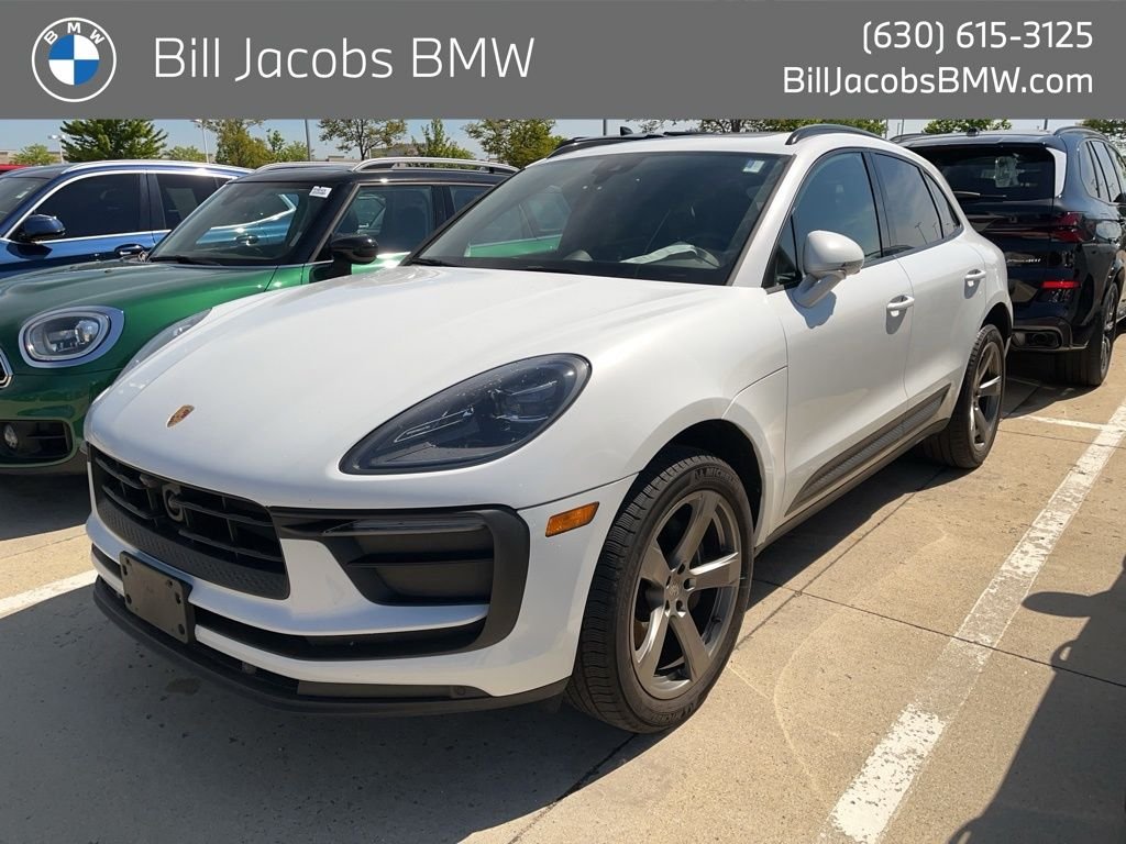 2024 Porsche Macan T's photo