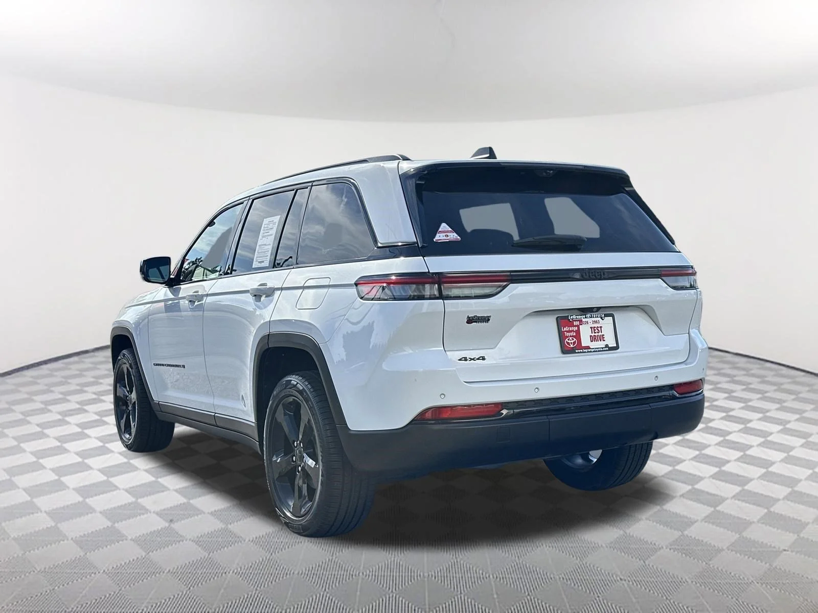 Used 2023 Bright White Clear Coat Jeep Limited image 7