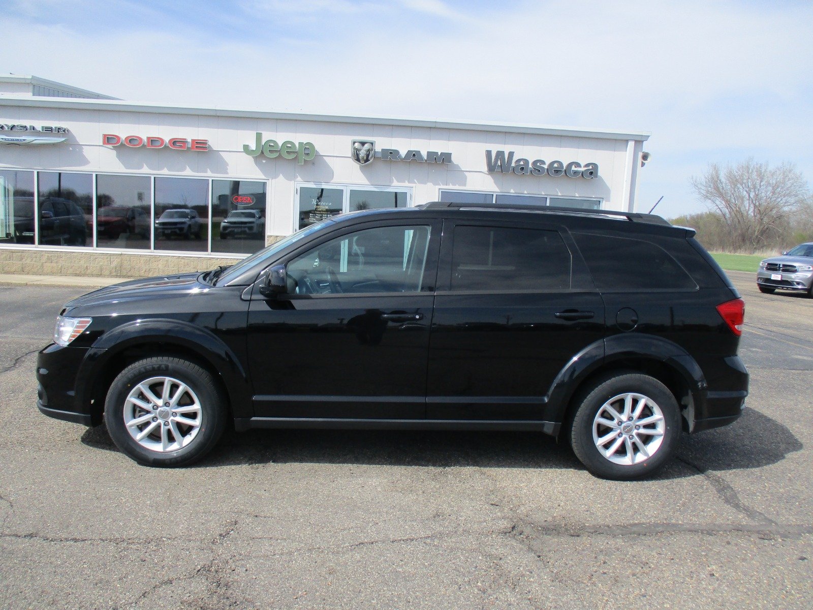 Used 2017 Dodge Journey SXT with VIN 3C4PDDBG4HT575334 for sale in Waseca, Minnesota