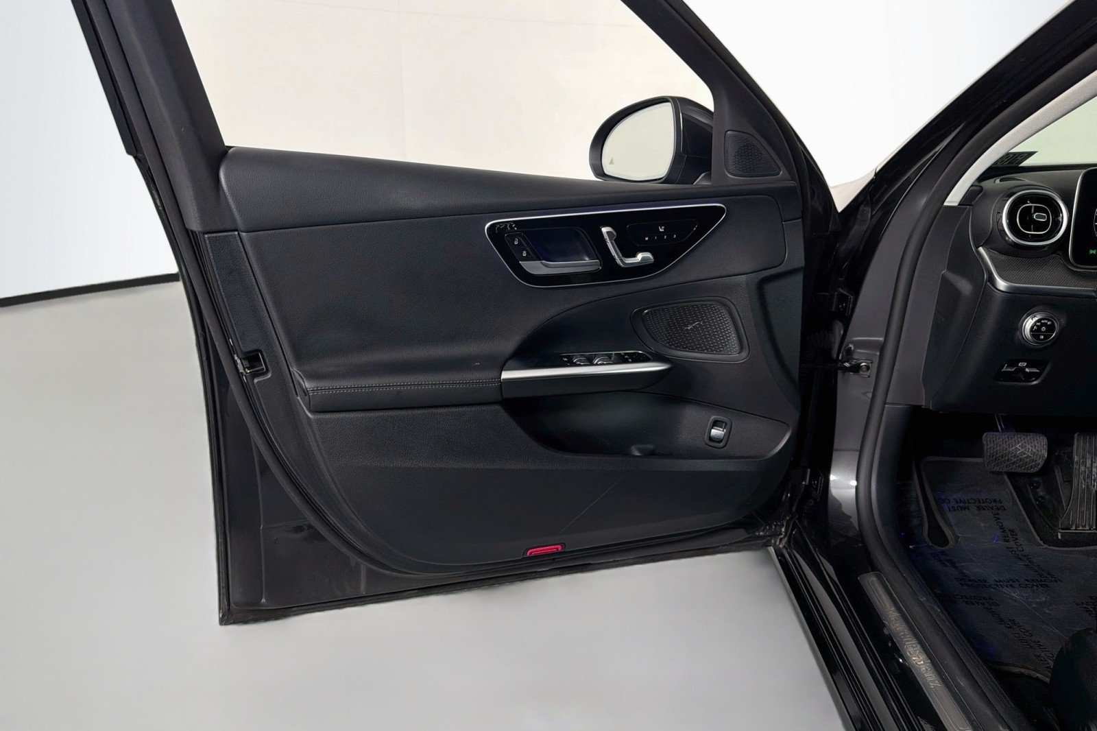 Used 2022 Graphite Grey Metallic Mercedes-Benz C 300 image 20