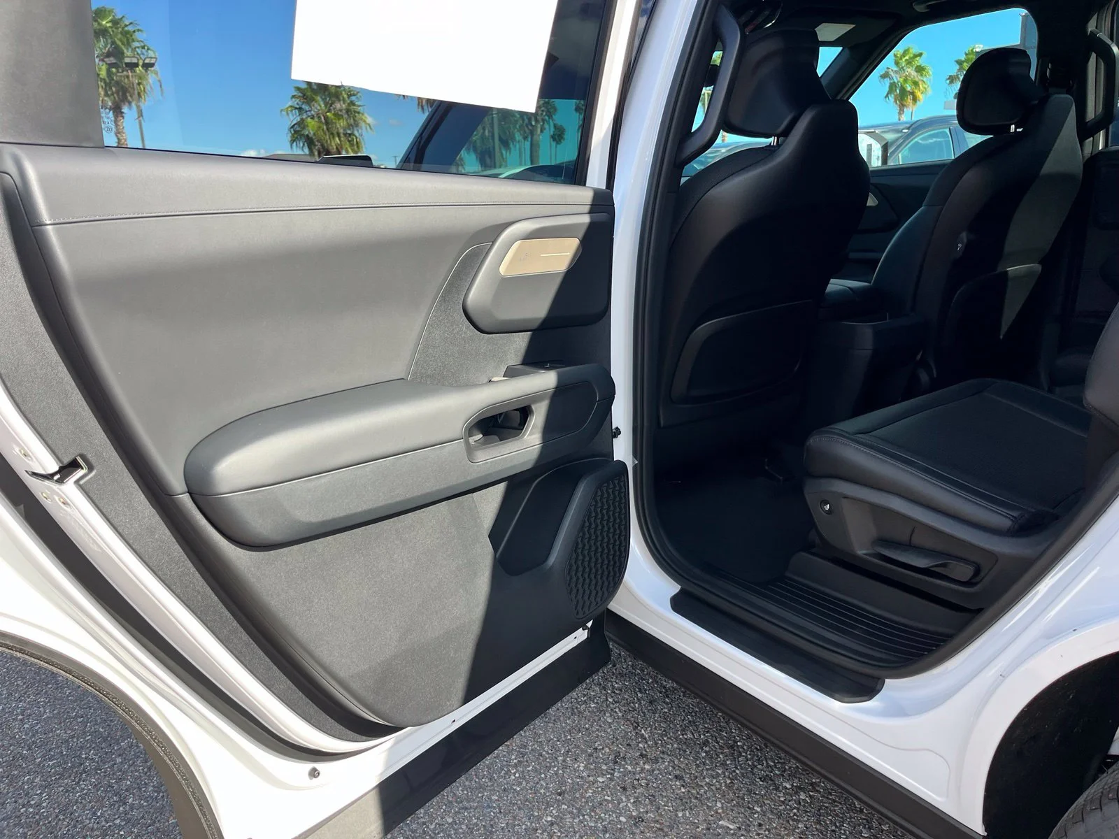 New 2027 White Kia S image 16