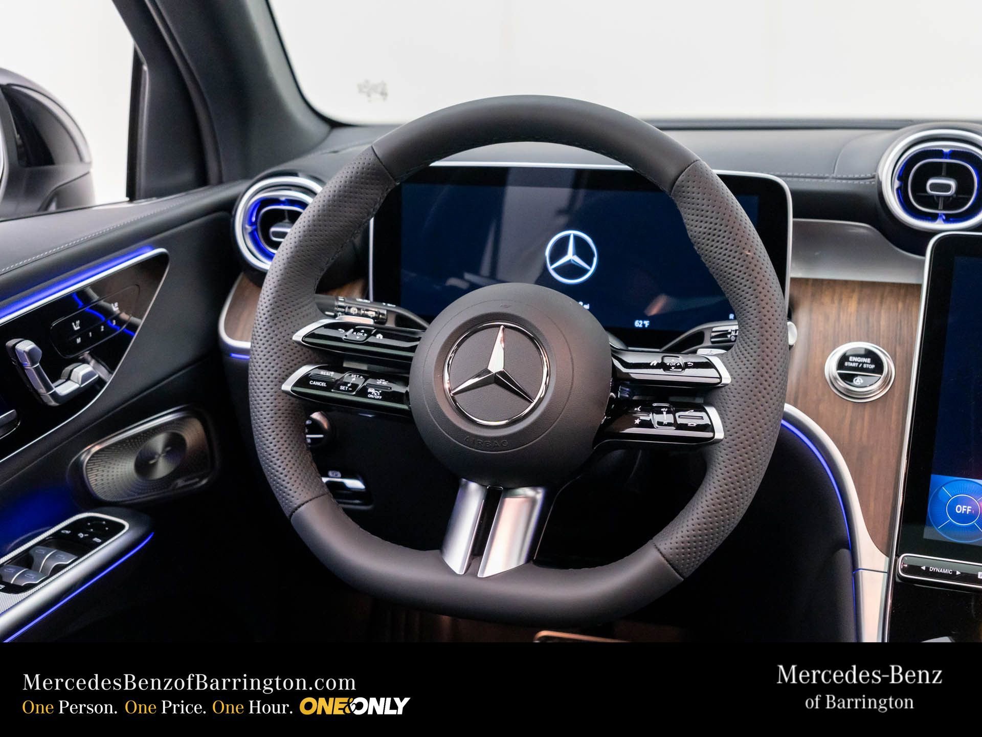 New 2026 MANUFAKTUR Moonlight White Metallic Mercedes-Benz GLC 300 image 57
