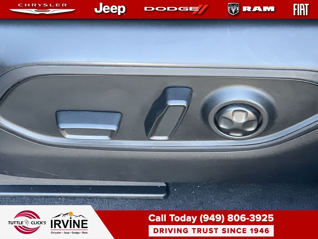 Used 2022 Diamond Black Crystal Pearlcoat Jeep Limited image 27