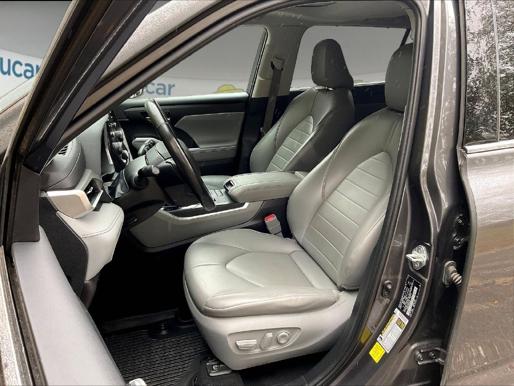 Used 2021 Magnetic Gray Metallic Toyota XLE image 10