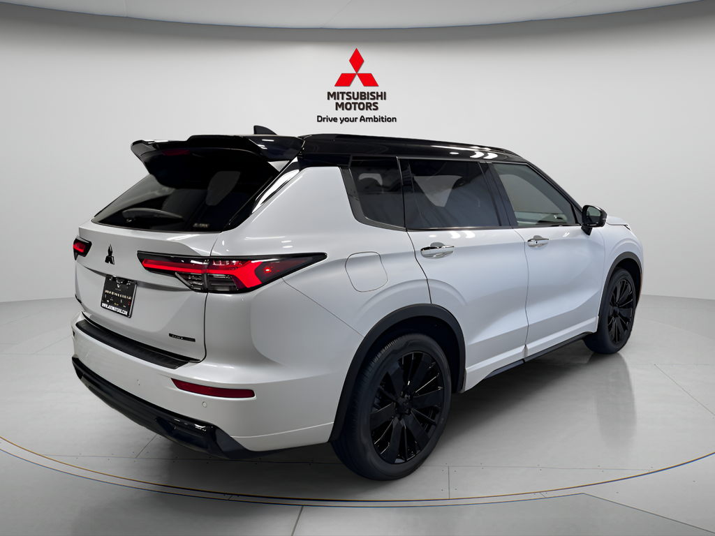 New 2026  Mitsubishi Black Edition image 3