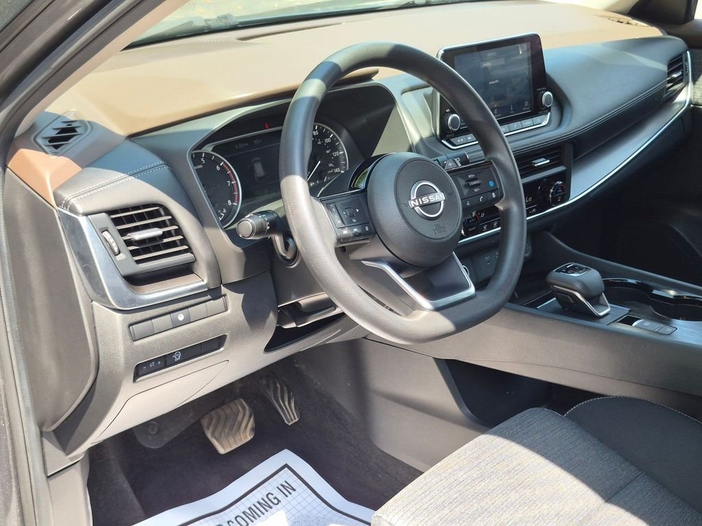 Certified Used 2023 Gun Metallic Nissan SV image 14