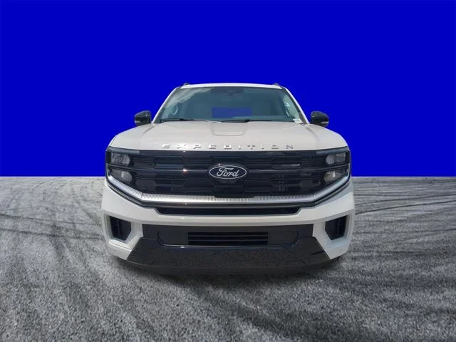 New 2027 Star White Metallic Tri-Coat Ford MAX Platinum image 9