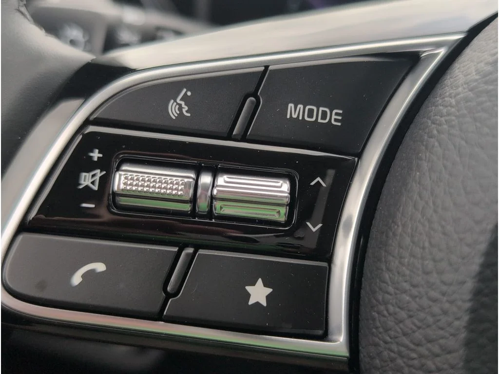 New 2026 Snow White Pearl Kia S image 24