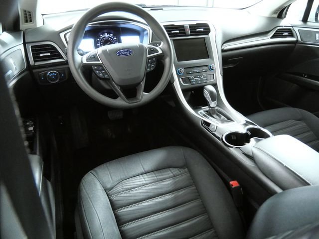 Used 2016 Silver Ford SE image 4