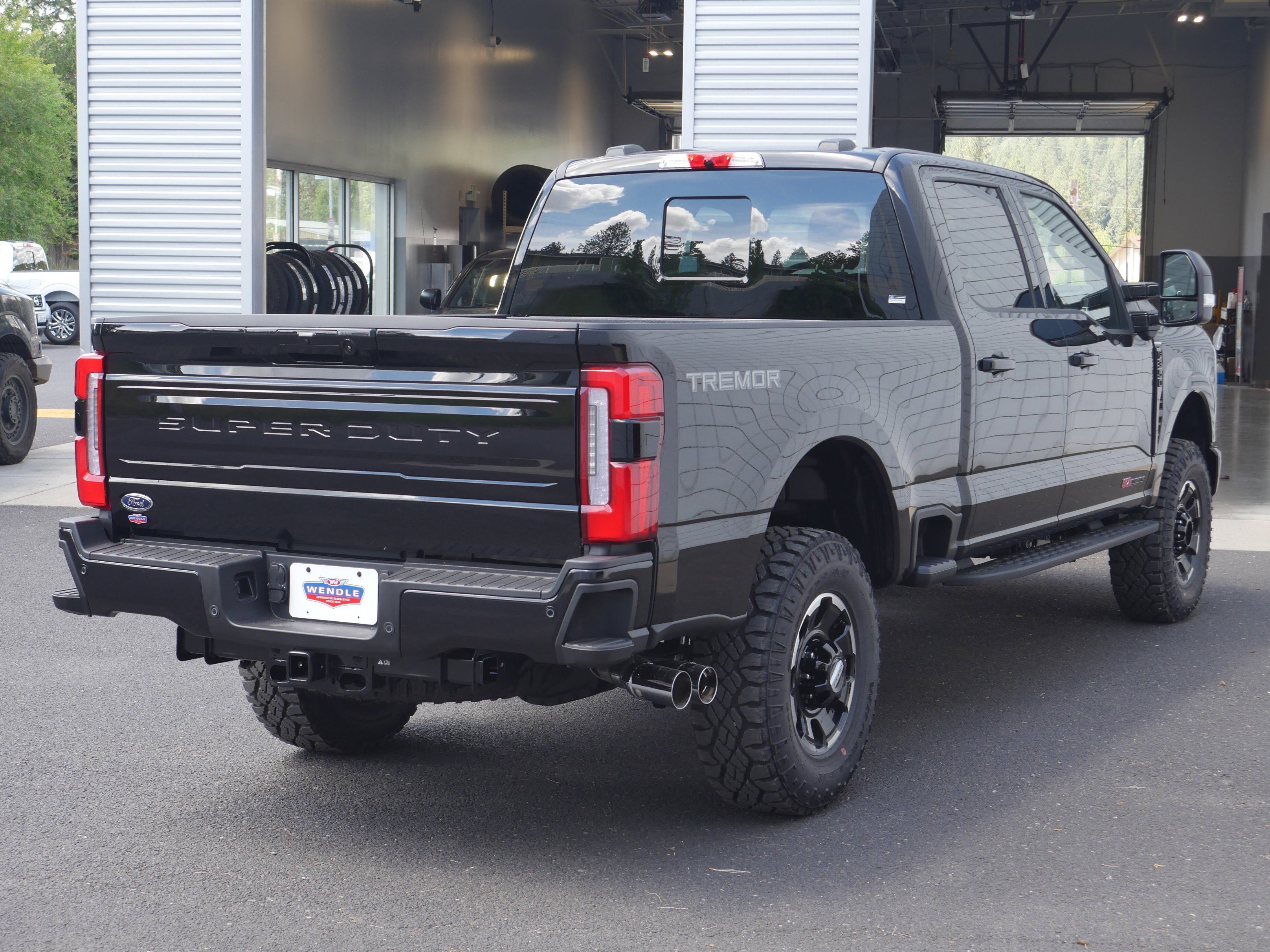 New 2026 Agate Black Metallic Ford F-350® Platinum® image 31