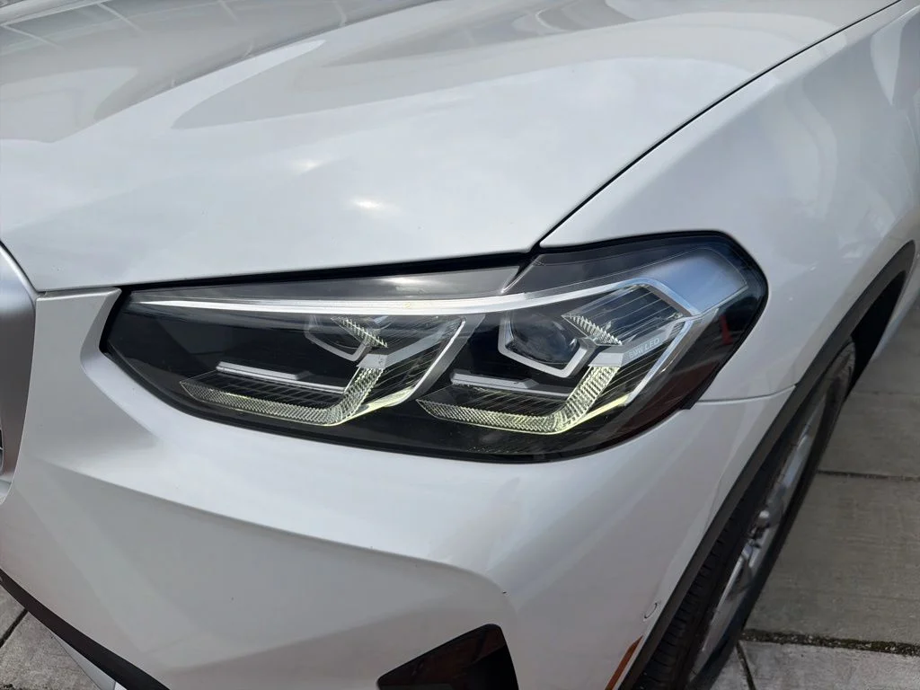 Used 2023 White BMW sDrive30i image 11