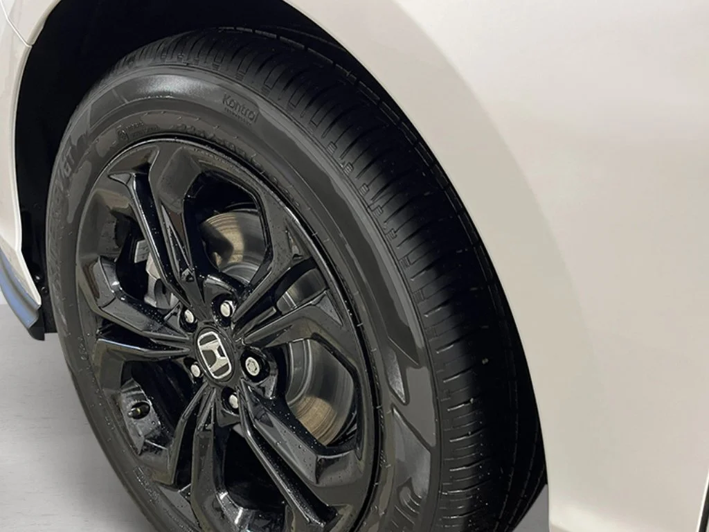 Used 2025  Honda SE image 12