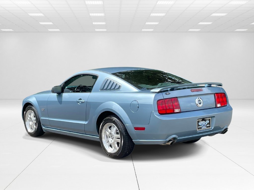 Used 2007  Ford GT Deluxe image 4