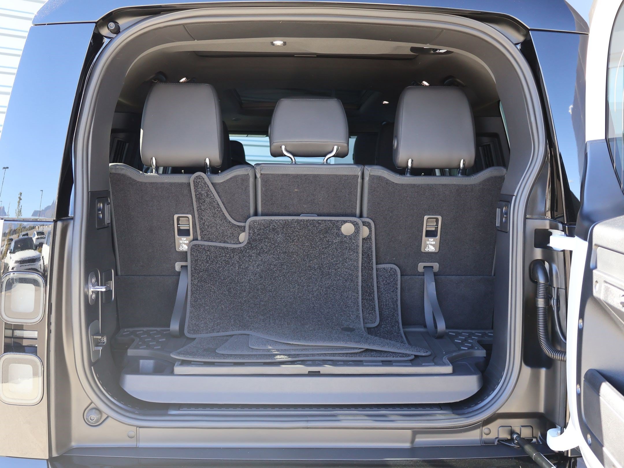 Used 2026 White Land Rover 130 P300 S image 26
