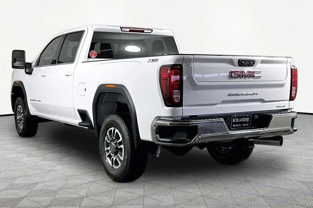 New 2026 Summit White GMC SLE image 4