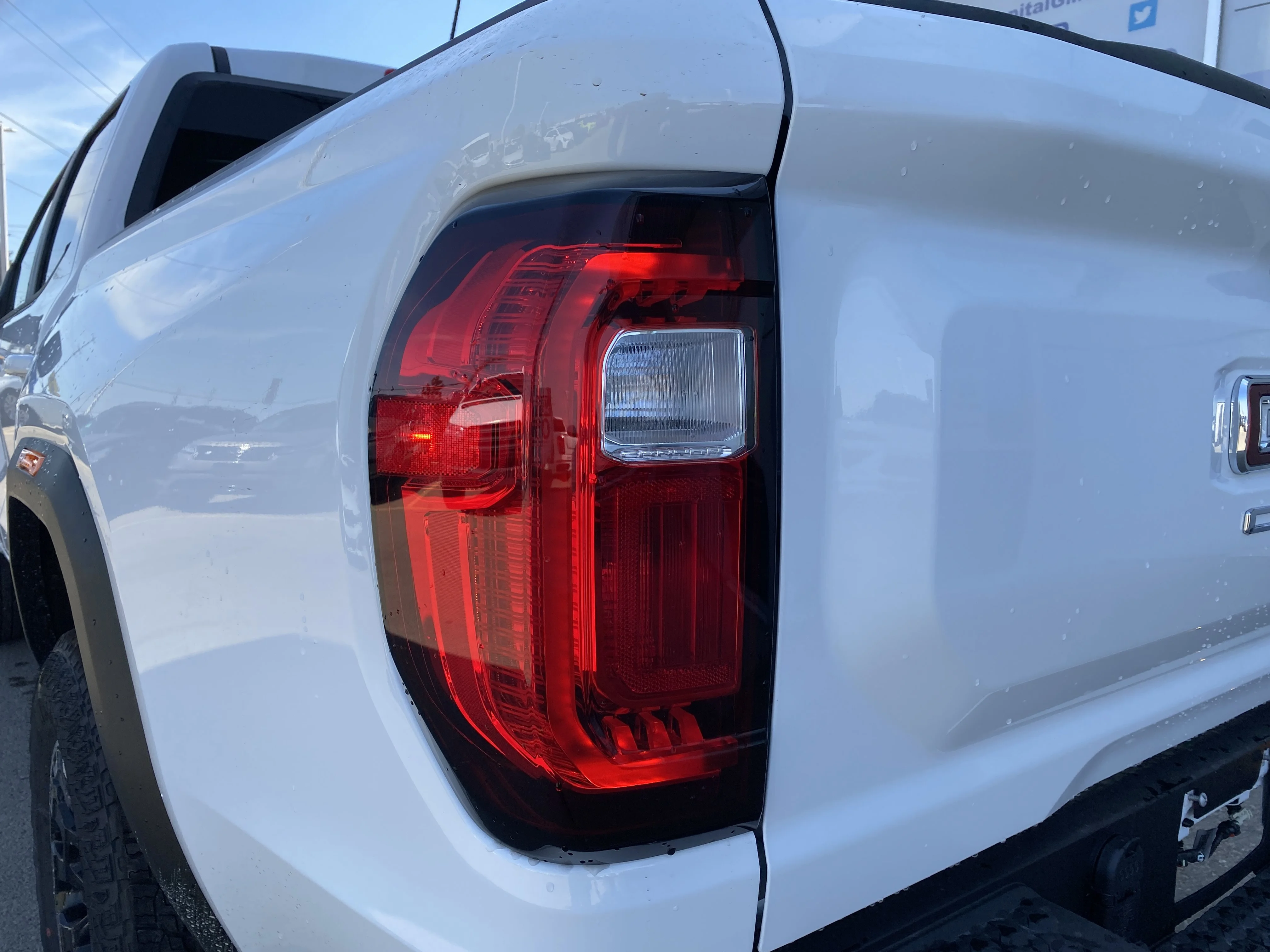 New 2026 Summit White GMC 4WD AT4 image 10