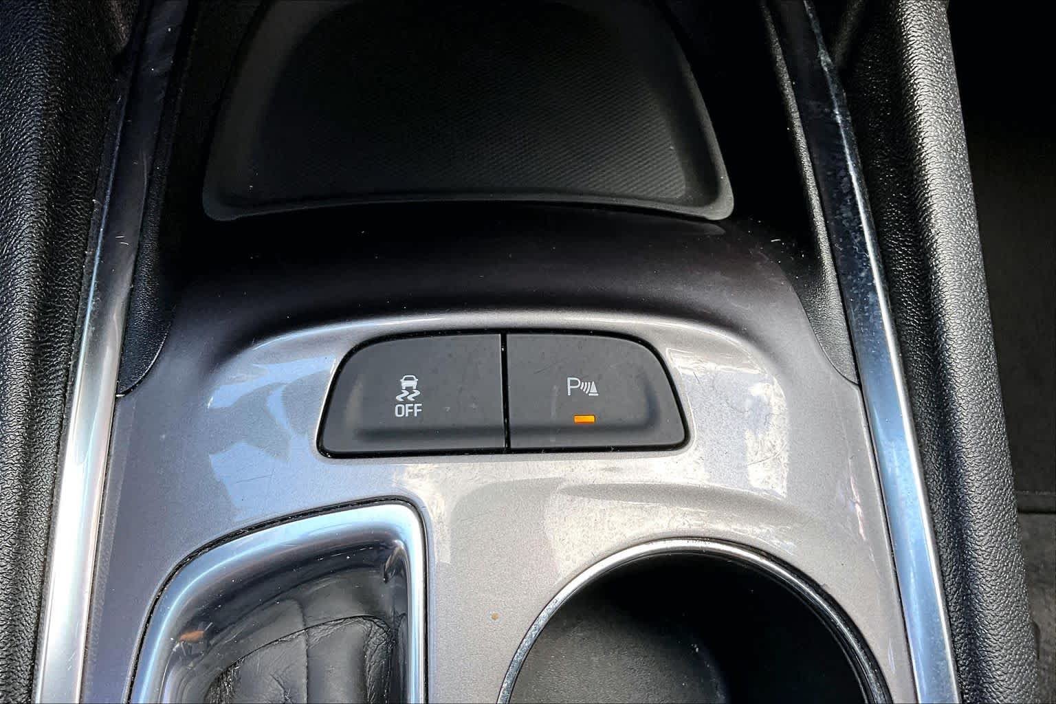 Used 2024 Summit White Chevrolet LT image 34