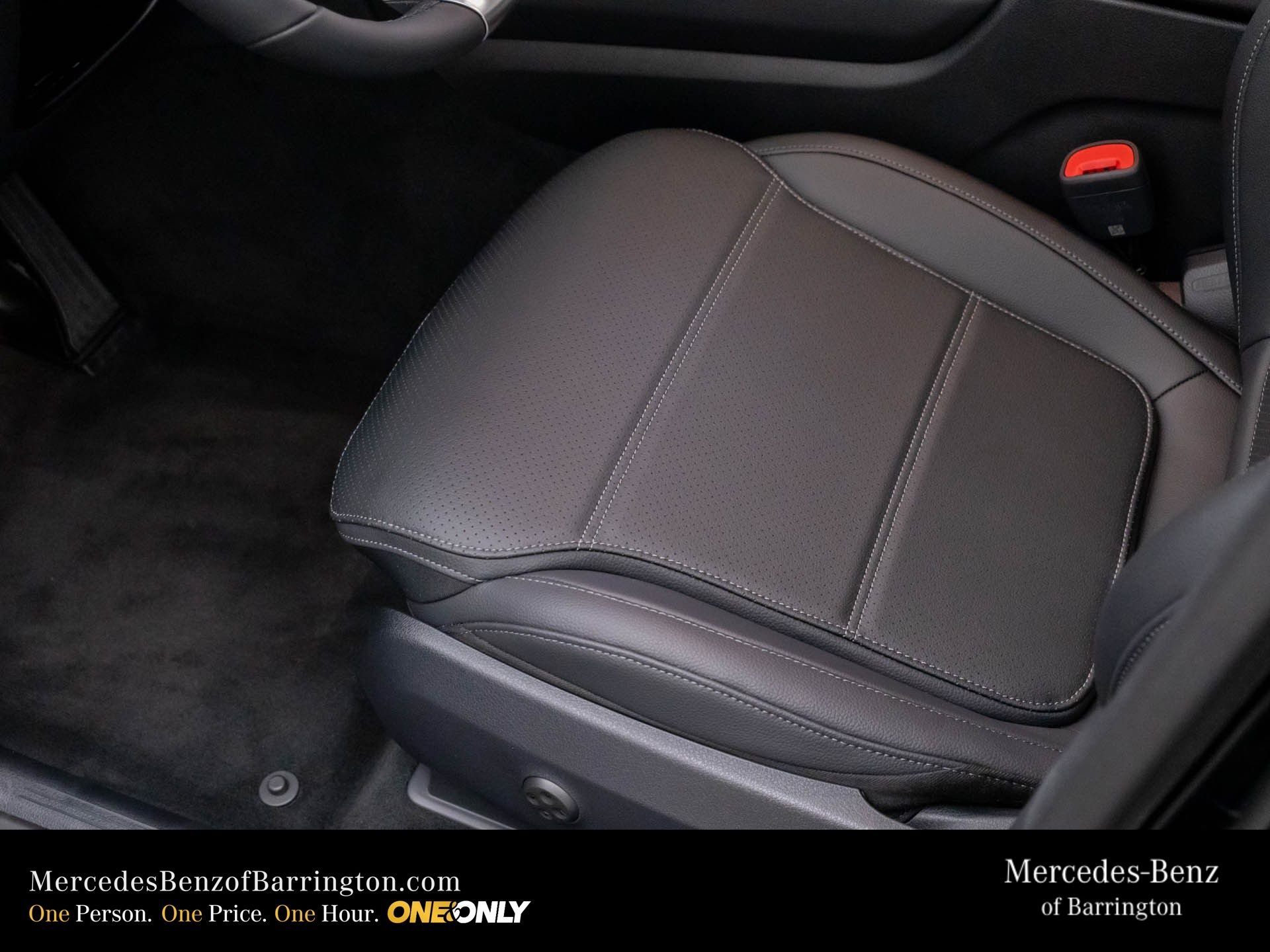 New 2026 Black Mercedes-Benz GLC 300 image 17