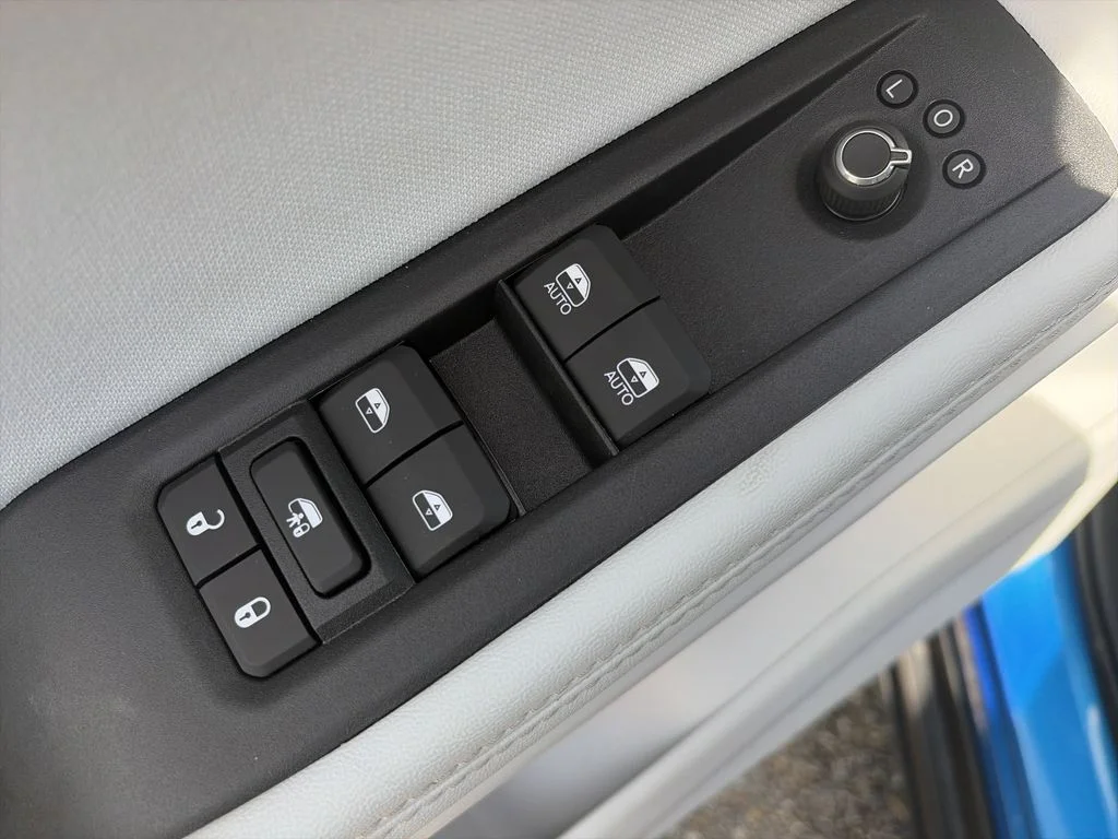 New 2026 Hydro Blue Pearlcoat Jeep Laredo image 18