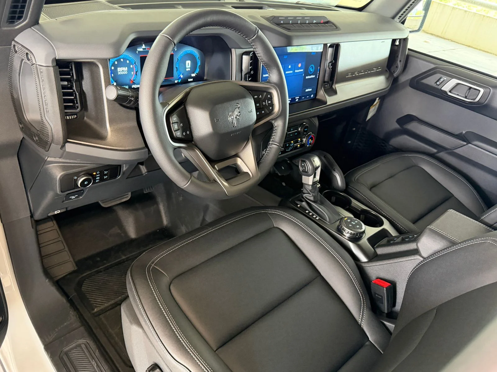 New 2026 Avalanche Gray Ford Badlands image 20
