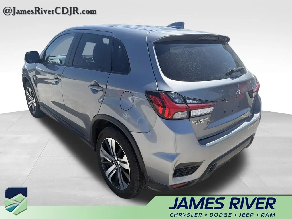 Used 2025 Silver Mitsubishi 2.0 ES image 8