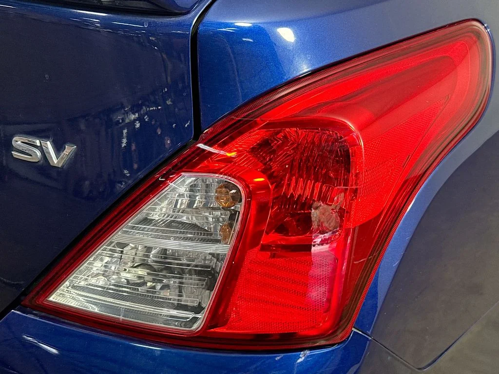 Used 2018 Blue Nissan 1.6 SV image 28