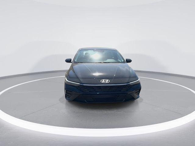 New 2026 Black Hyundai SE image 3
