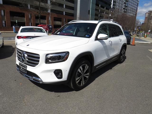 2025 Mercedes-Benz GLB GLB 250 4MATIC's photo