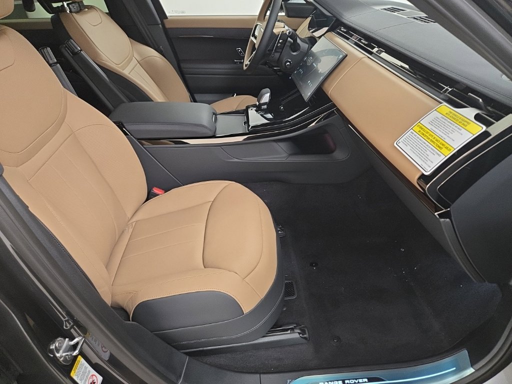 New 2027 Carpathian Grey Land Rover Dynamic SE image 27