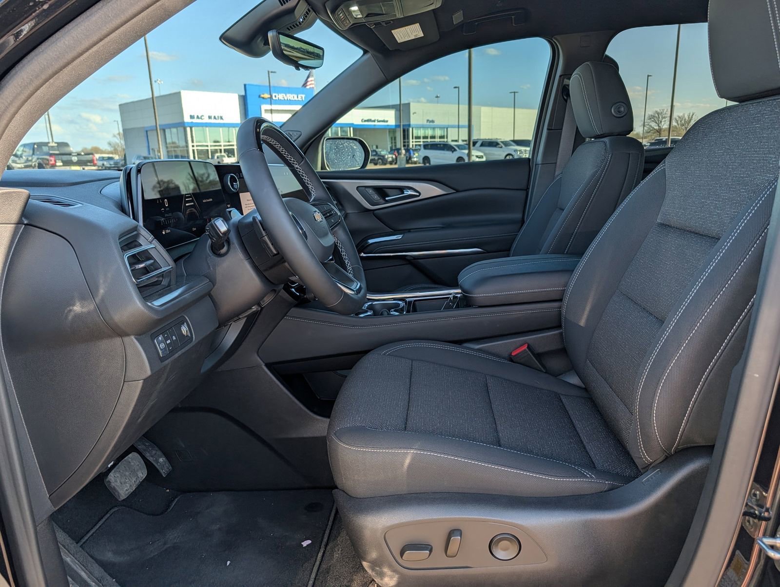 2026 Chevrolet Traverse LT - Photo 17
