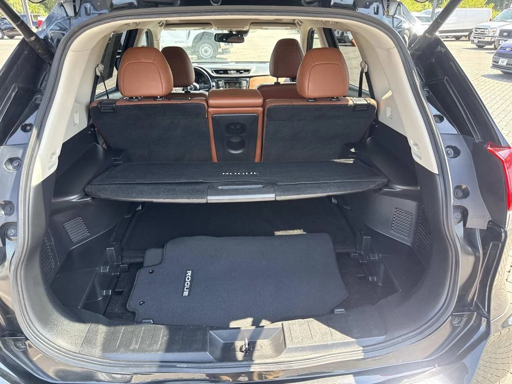 Used 2018 Black Nissan SL image 26