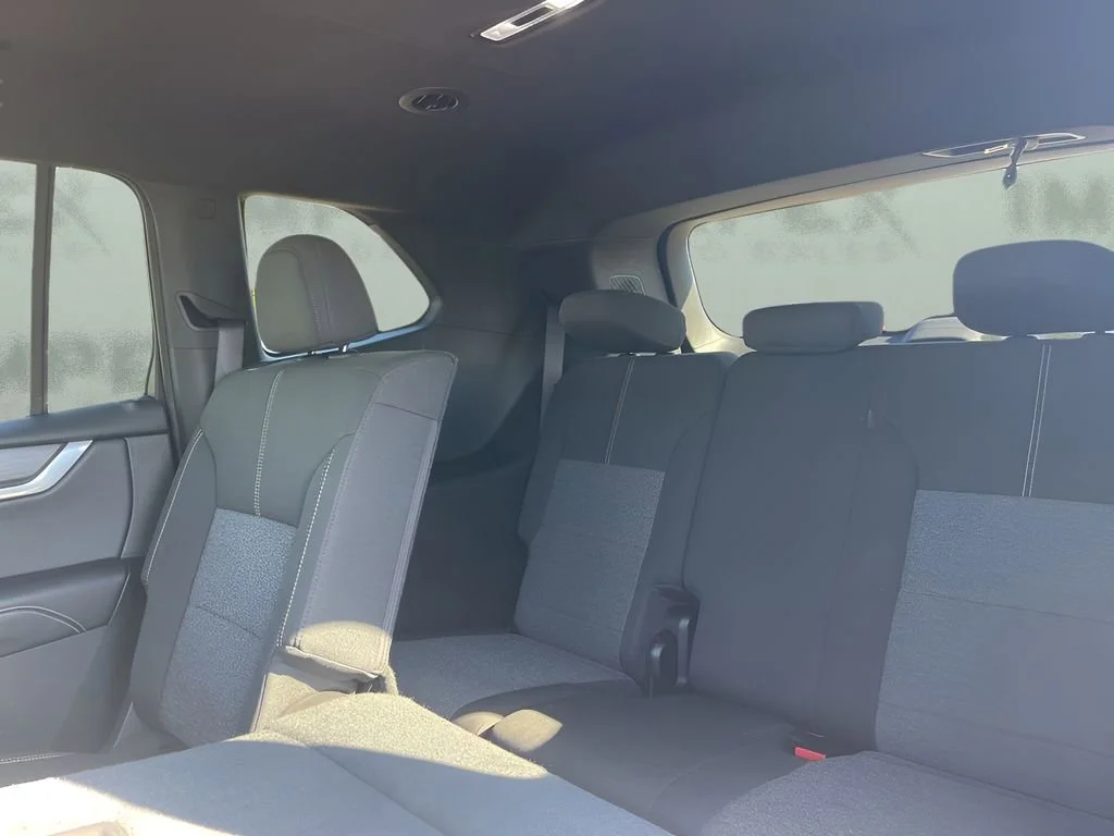 Used 2025 Sterling Metallic GMC Elevation image 12